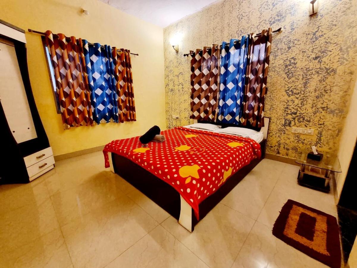 Rudrashree Villa - Besides Valley View 马哈巴莱斯赫瓦尔 外观 照片